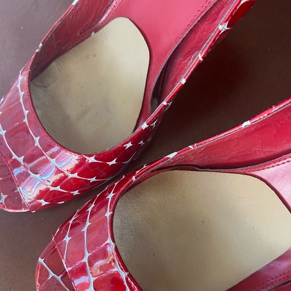 Bright Red Heels - Picture 5 of 9